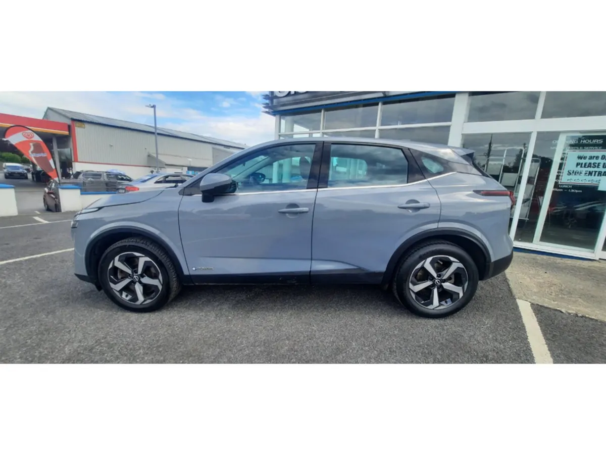 Nissan Qashqai MPV, Petrol, 2023, Grey