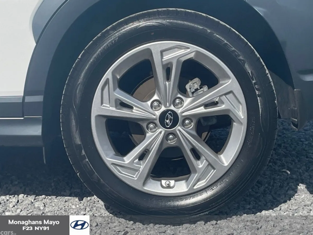Hyundai KONA MPV, Petrol, 2022, White