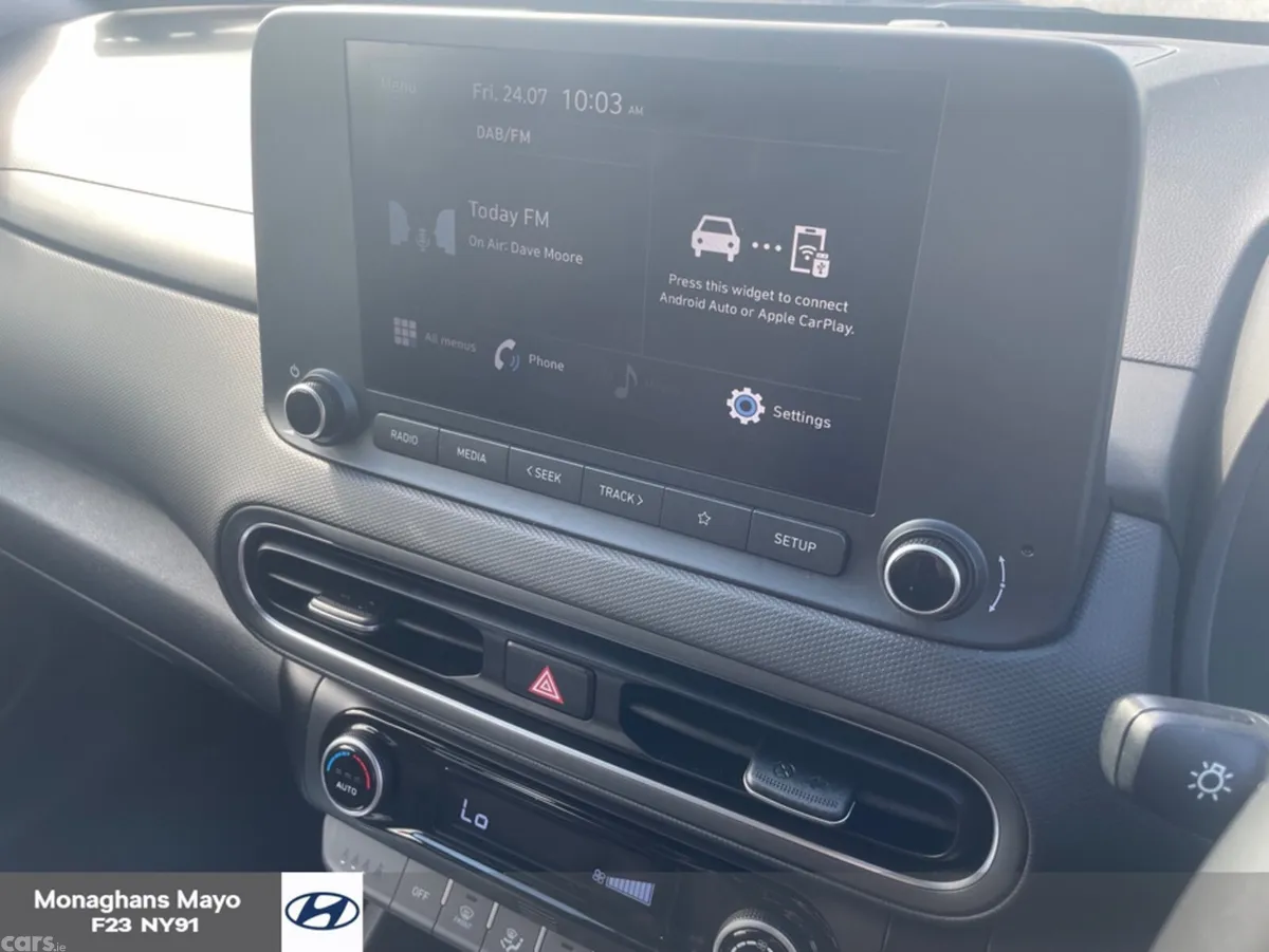 Hyundai KONA MPV, Petrol, 2022, White