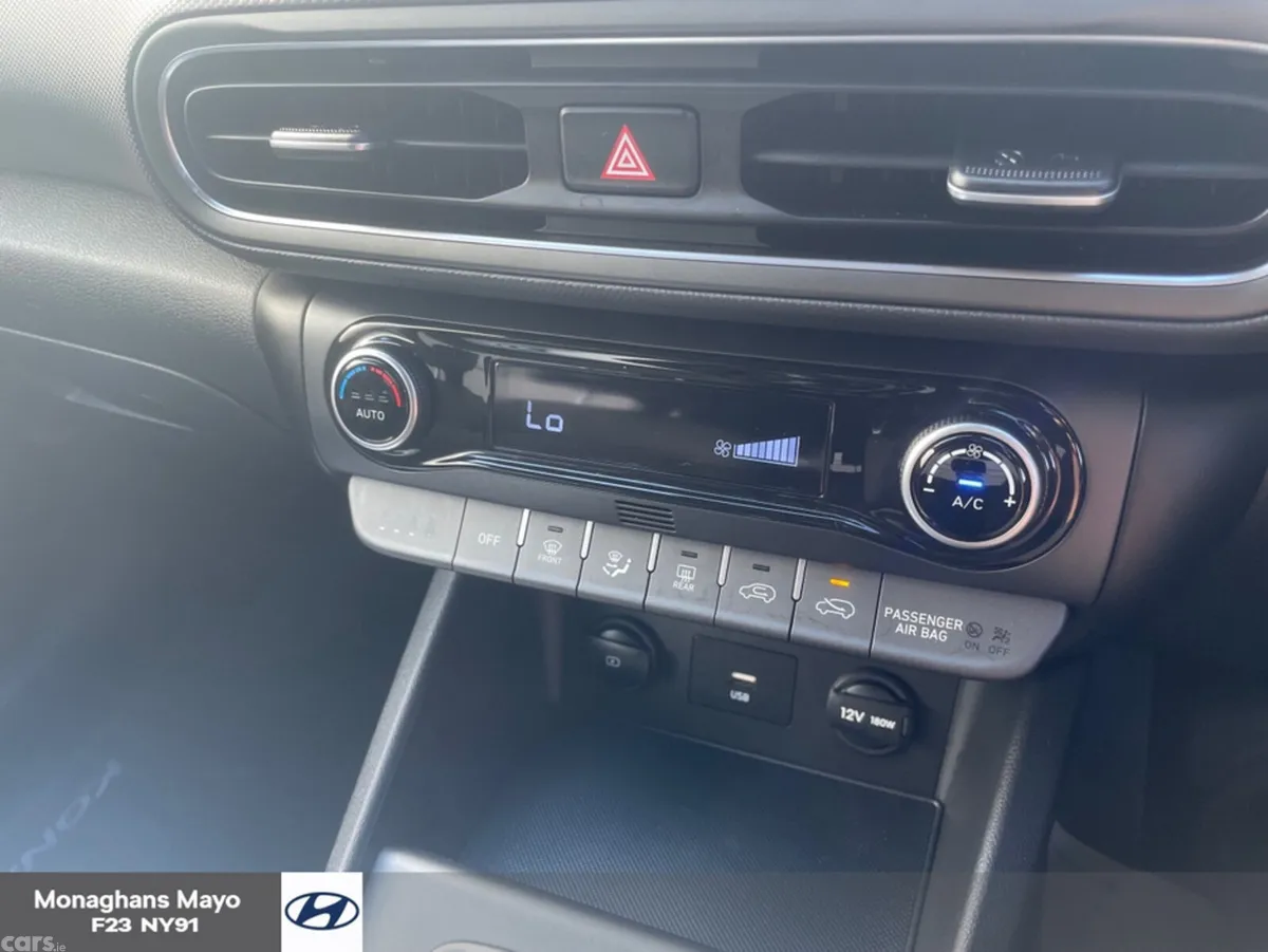 Hyundai KONA MPV, Petrol, 2022, White