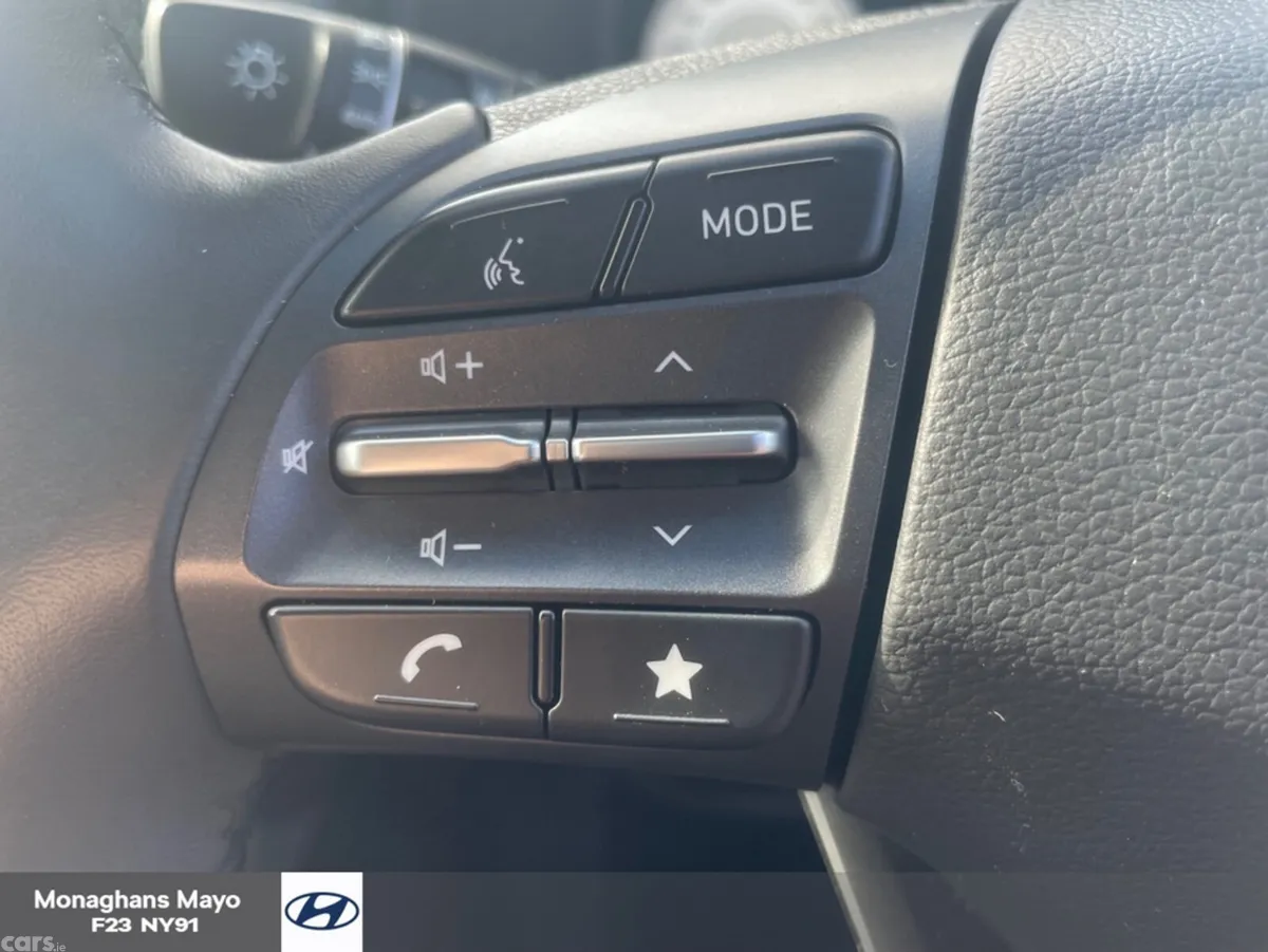 Hyundai KONA MPV, Petrol, 2022, White