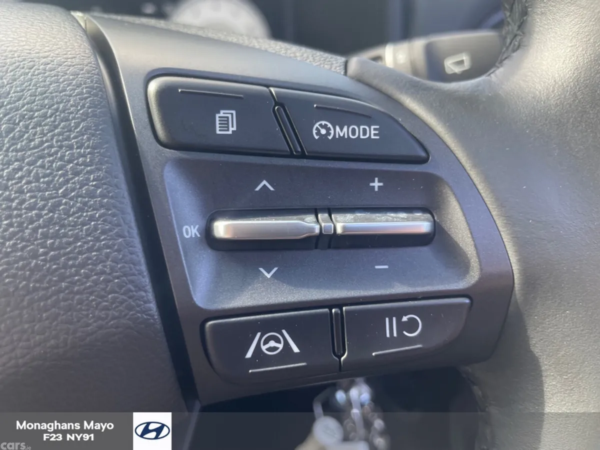Hyundai KONA MPV, Petrol, 2022, White