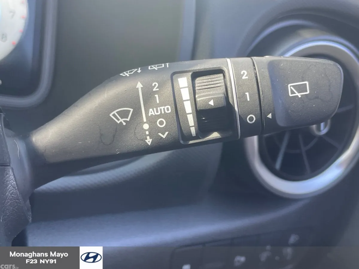 Hyundai KONA MPV, Petrol, 2022, White