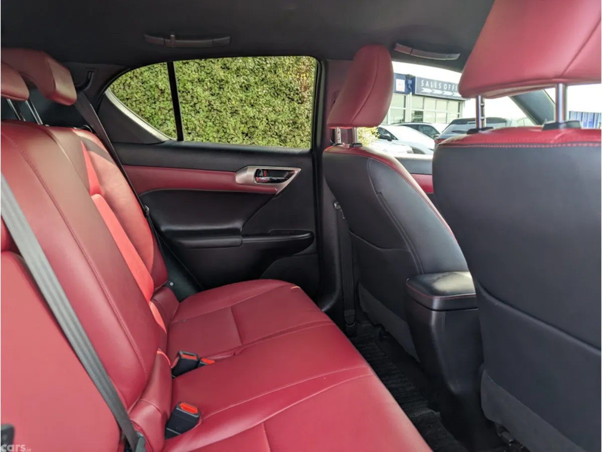 Lexus CT Hatchback, Petrol Hybrid, 2017, White