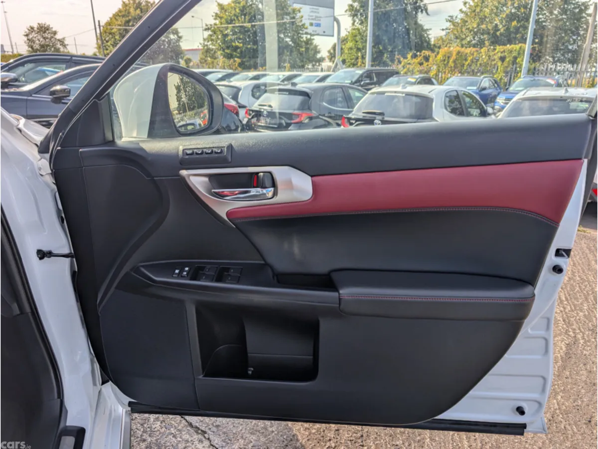 Lexus CT Hatchback, Petrol Hybrid, 2017, White