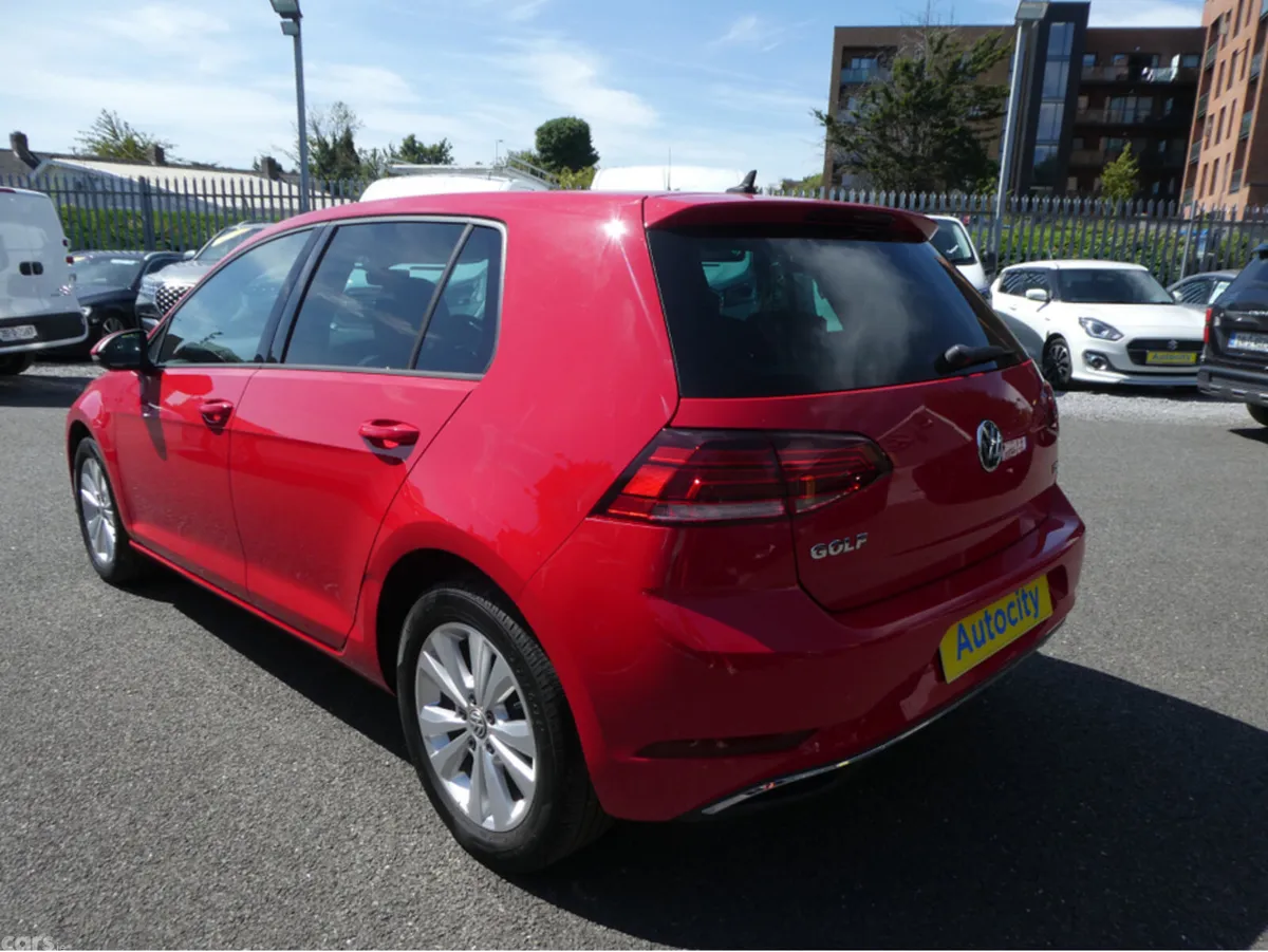 Volkswagen Golf Hatchback, Petrol, 2017, Red