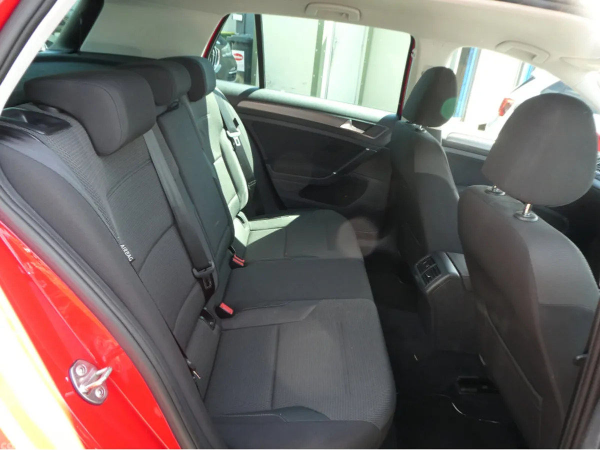 Volkswagen Golf Hatchback, Petrol, 2017, Red