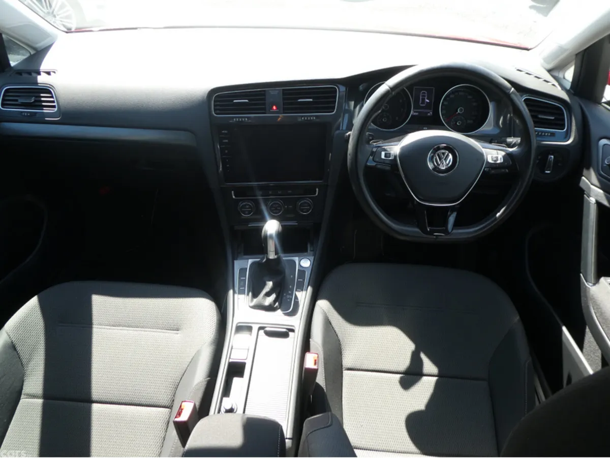 Volkswagen Golf Hatchback, Petrol, 2017, Red