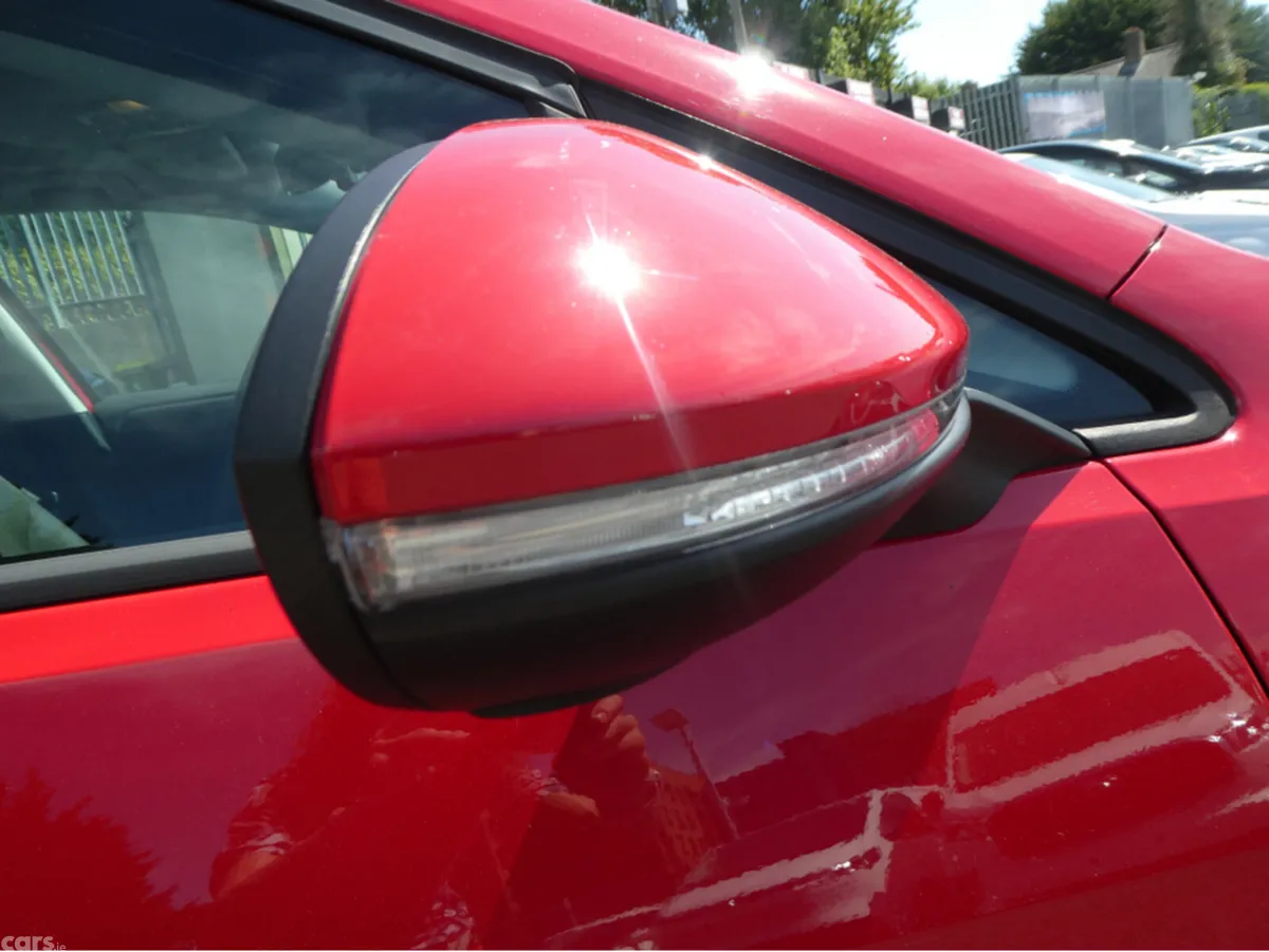 Volkswagen Golf Hatchback, Petrol, 2017, Red