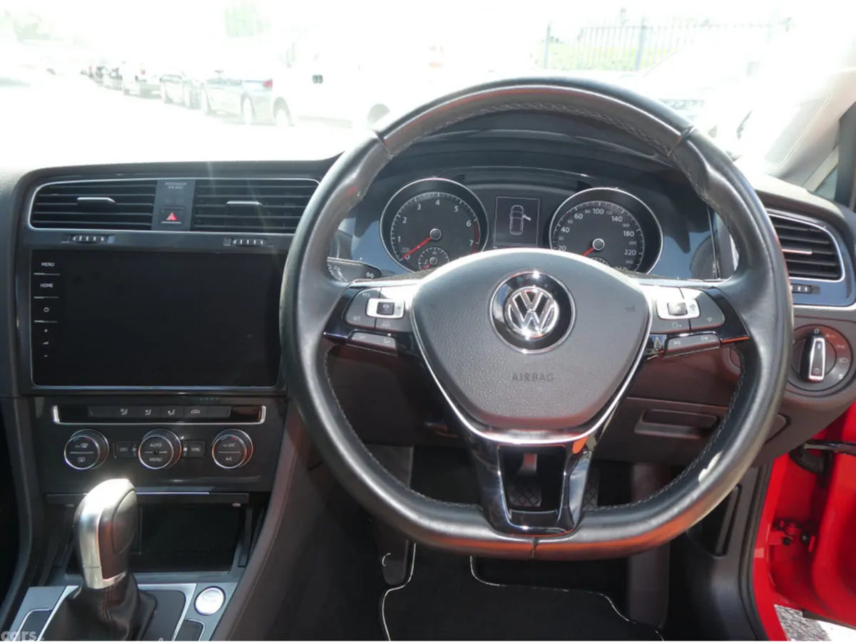 Volkswagen Golf Hatchback, Petrol, 2017, Red