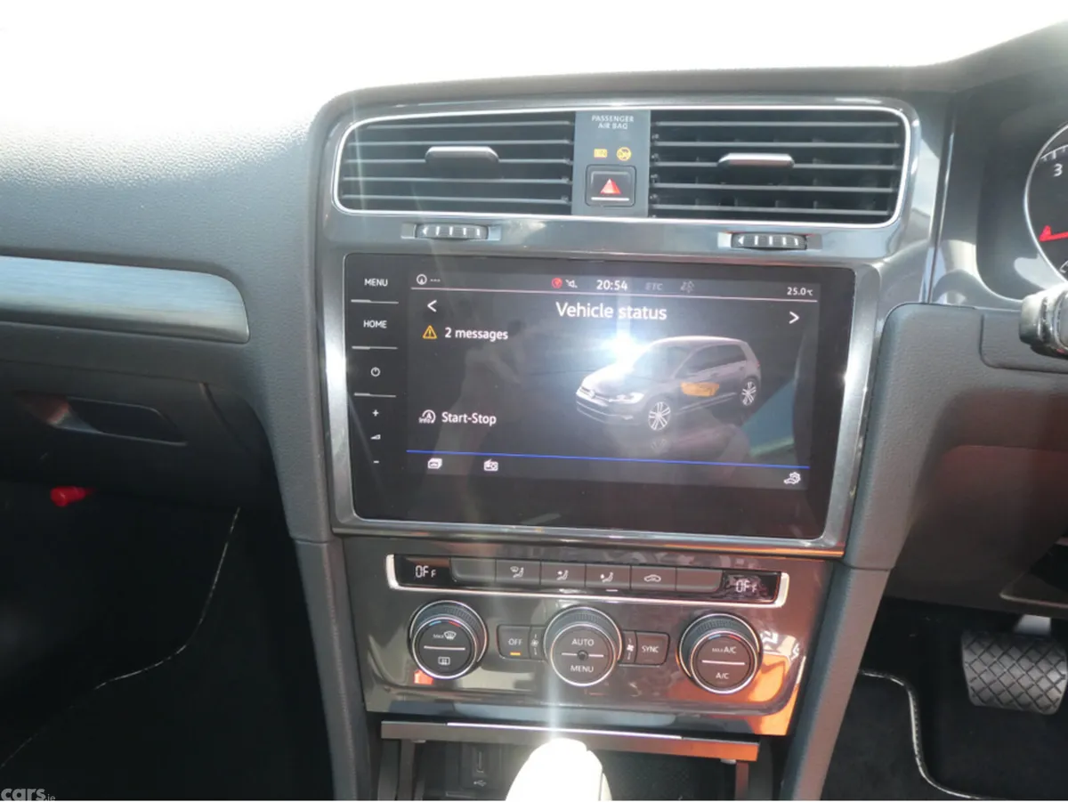 Volkswagen Golf Hatchback, Petrol, 2017, Red