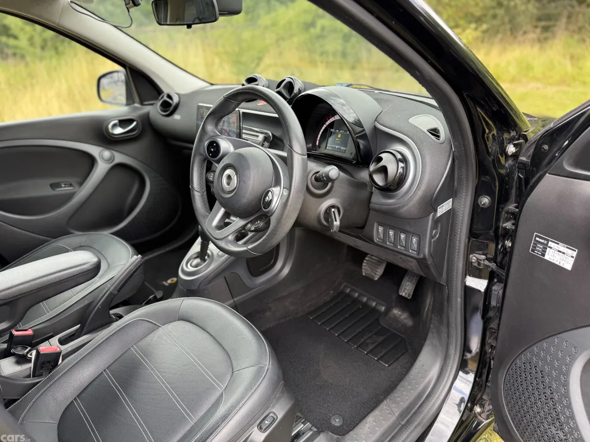 Smart Forfour Hatchback, Petrol, 2019, Black
