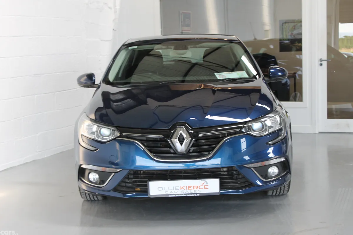 Renault Megane Hatchback, Diesel, 2021, Blue