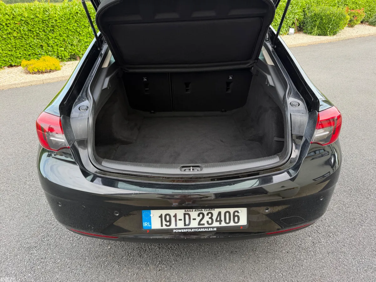 Opel Insignia Hatchback, Diesel, 2019, Black