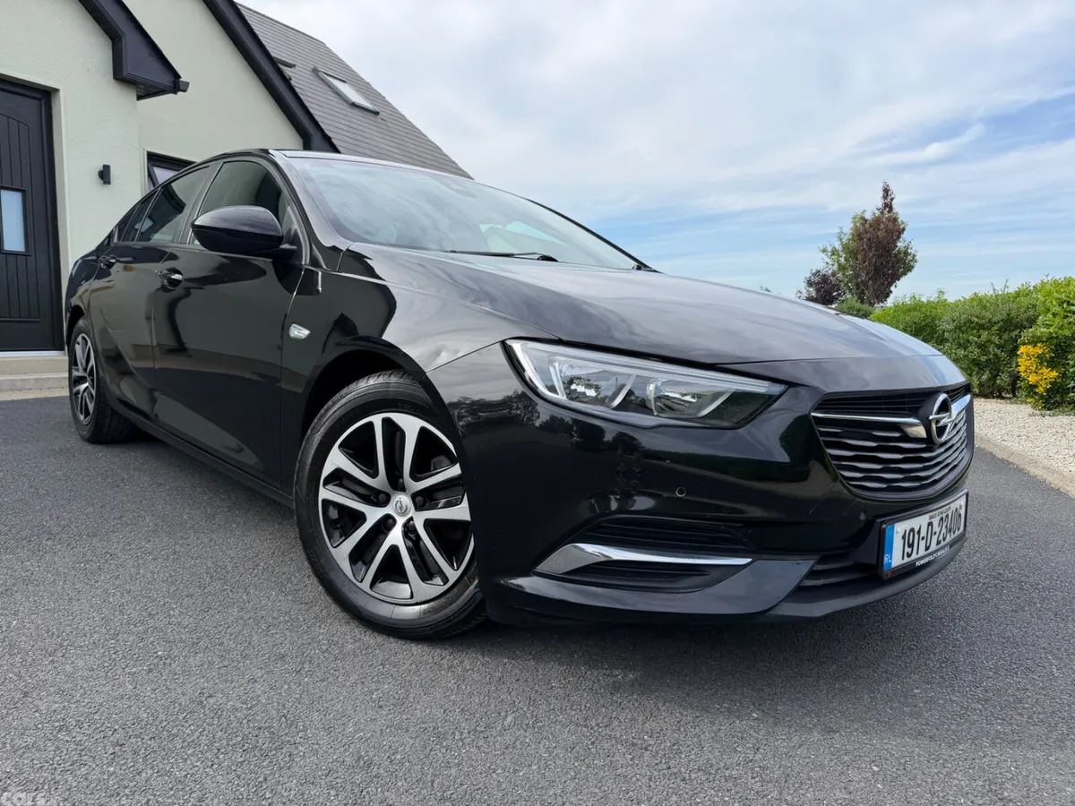 Opel Insignia Hatchback, Diesel, 2019, Black