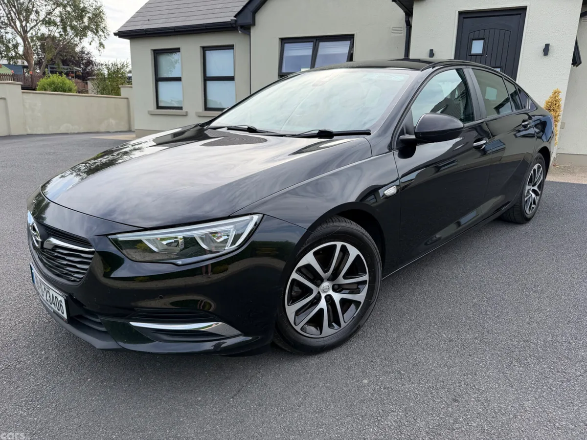 Opel Insignia Hatchback, Diesel, 2019, Black