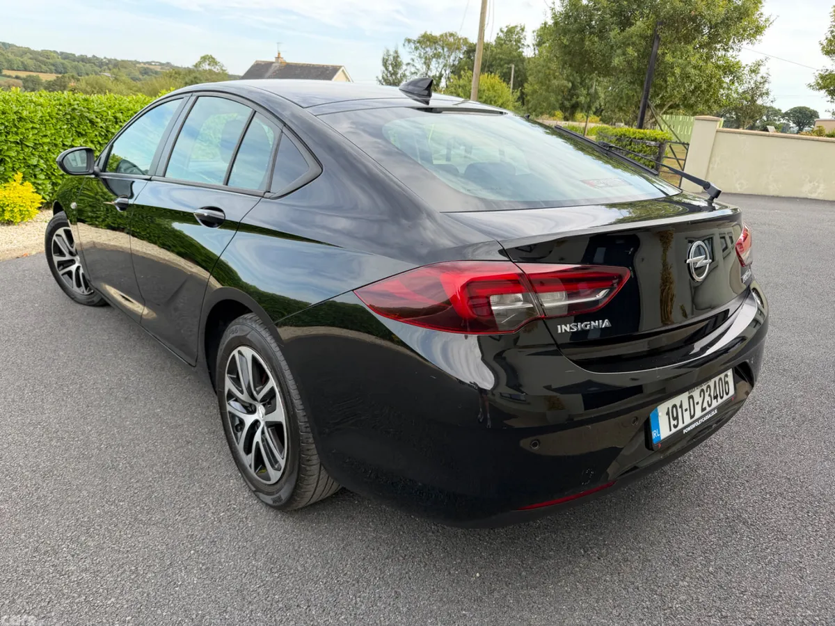 Opel Insignia Hatchback, Diesel, 2019, Black