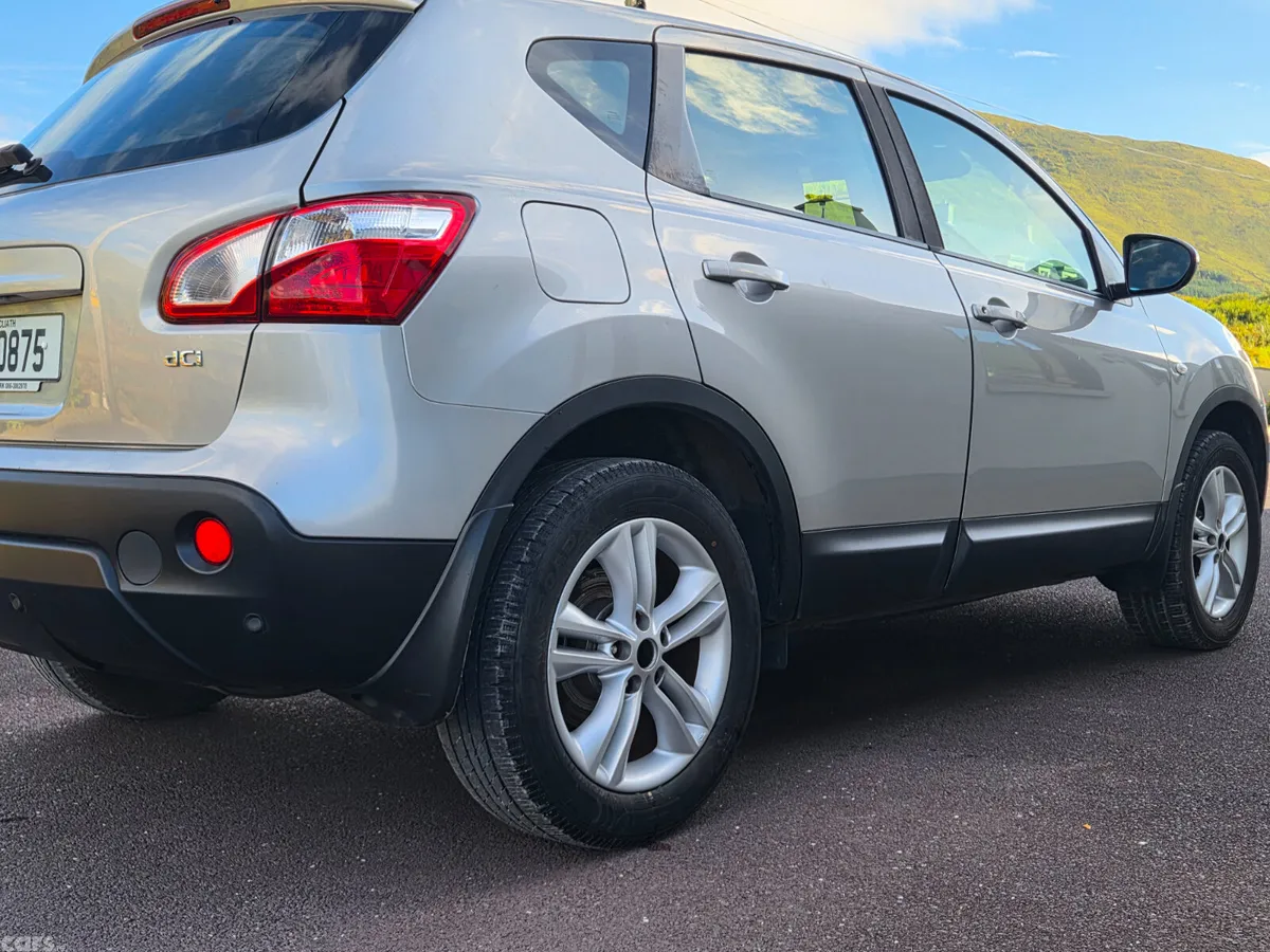 Nissan Qashqai Hatchback, Diesel, 2012, Silver