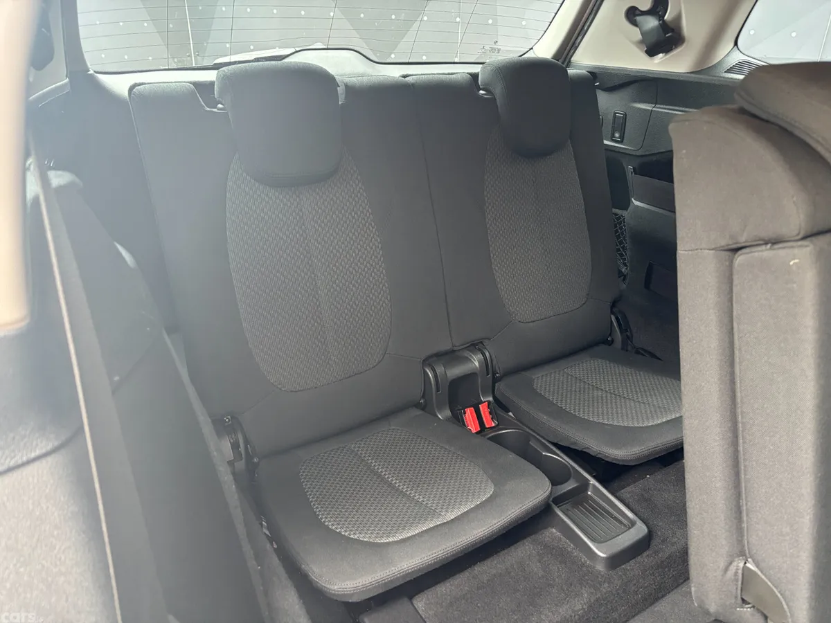 BMW 2-Series Hatchback, Diesel, 2015, White