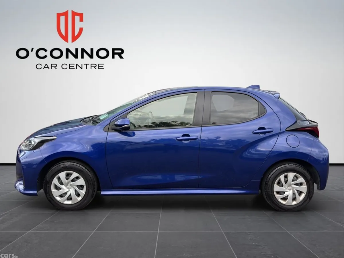 Toyota Yaris Hatchback, Petrol, 2023, Blue