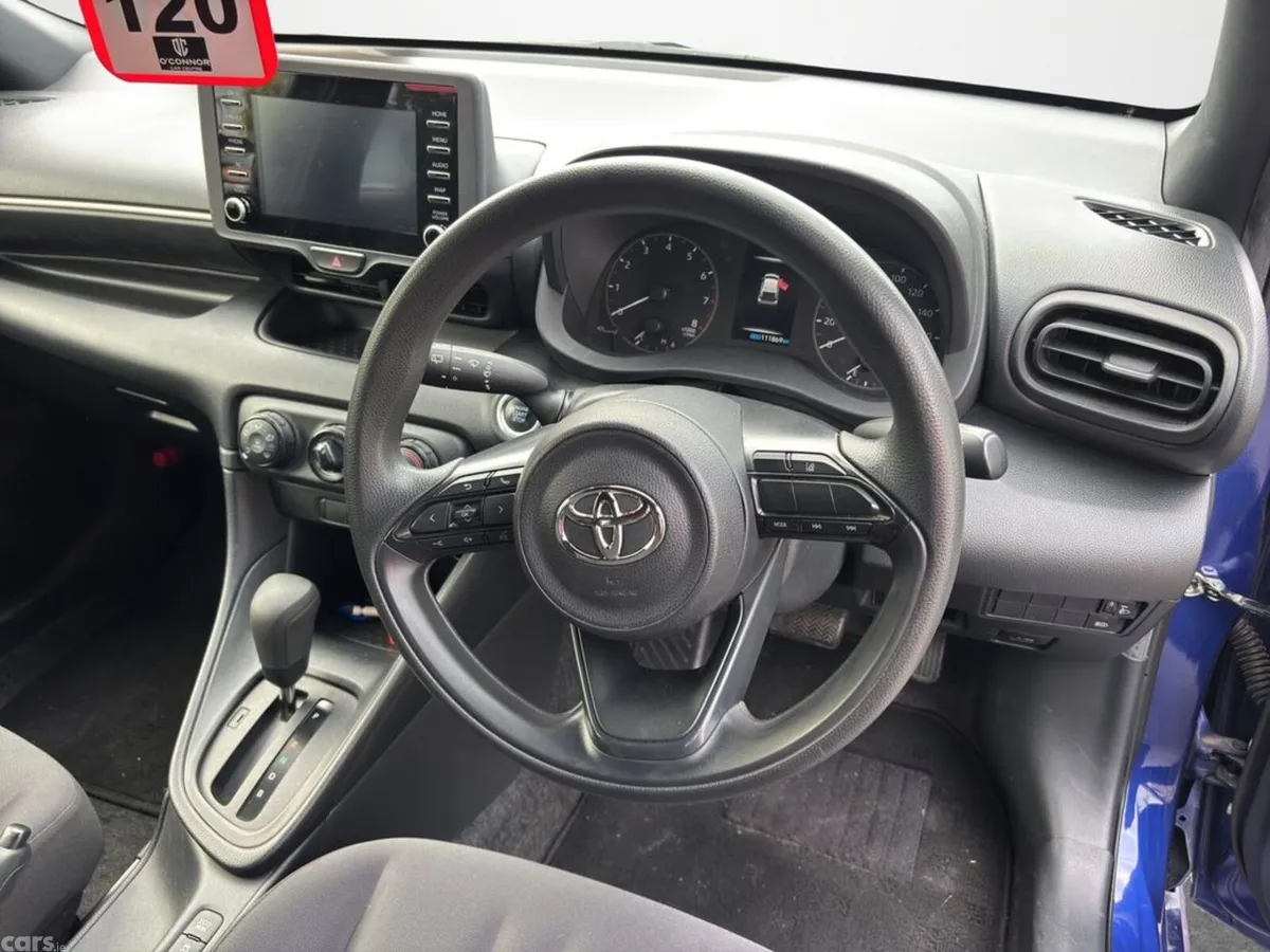 Toyota Yaris Hatchback, Petrol, 2023, Blue