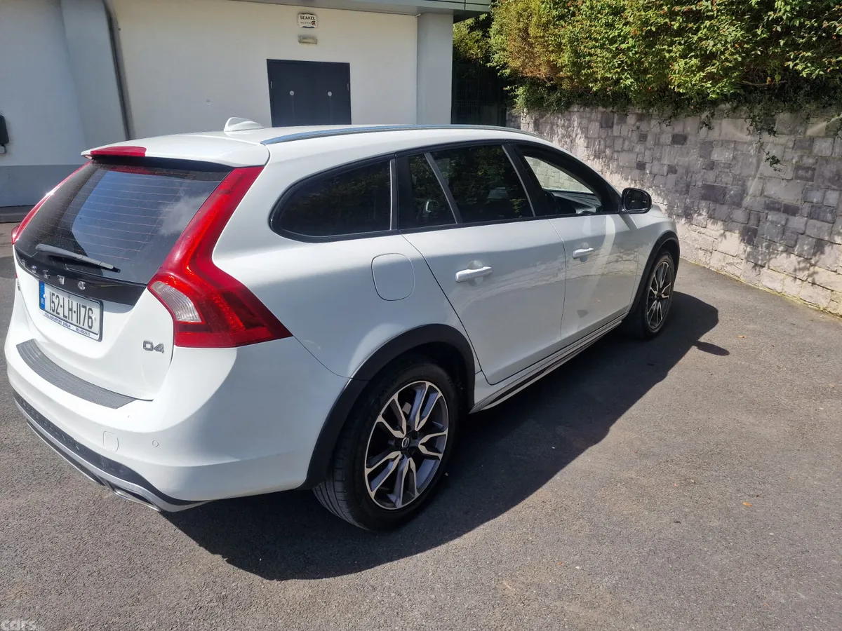 Volvo V60 Estate, Diesel, 2015, White