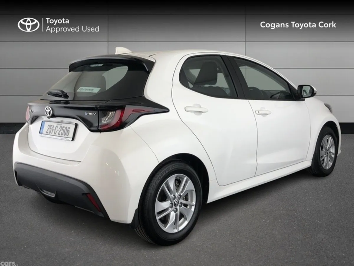Toyota Yaris Hatchback, Petrol Hybrid, 2025, White