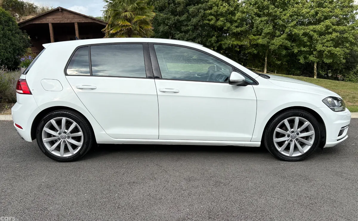 Volkswagen Golf Estate, Petrol, 2018, White