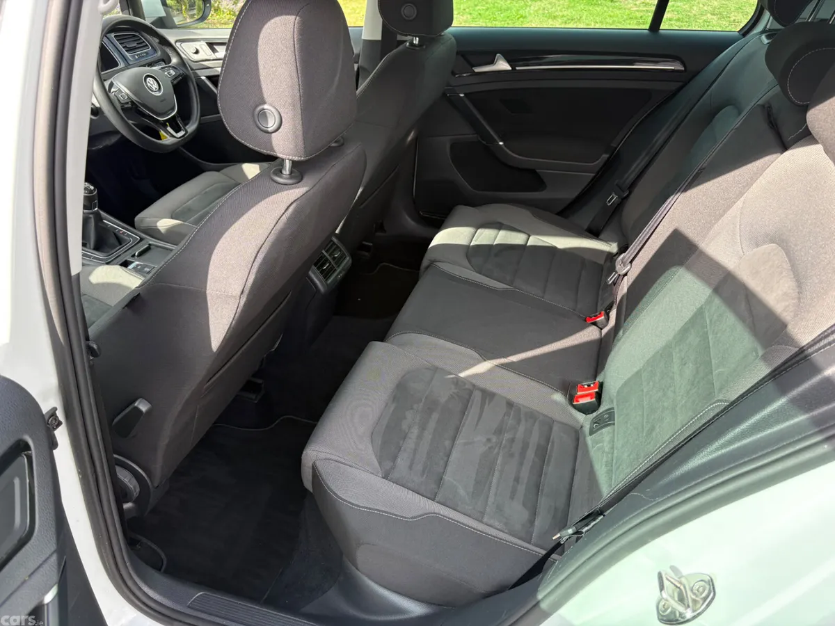 Volkswagen Golf Estate, Petrol, 2018, White