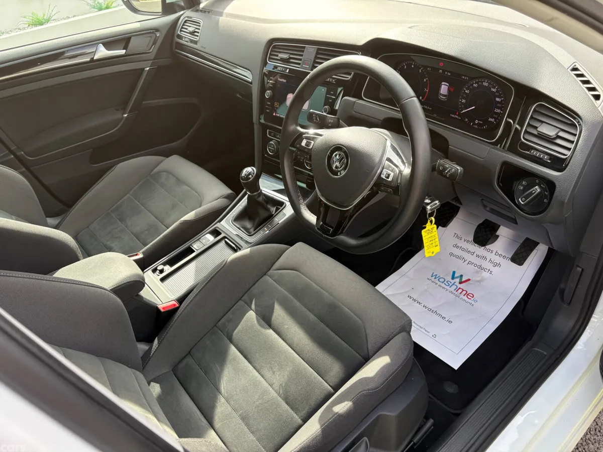 Volkswagen Golf Estate, Petrol, 2018, White