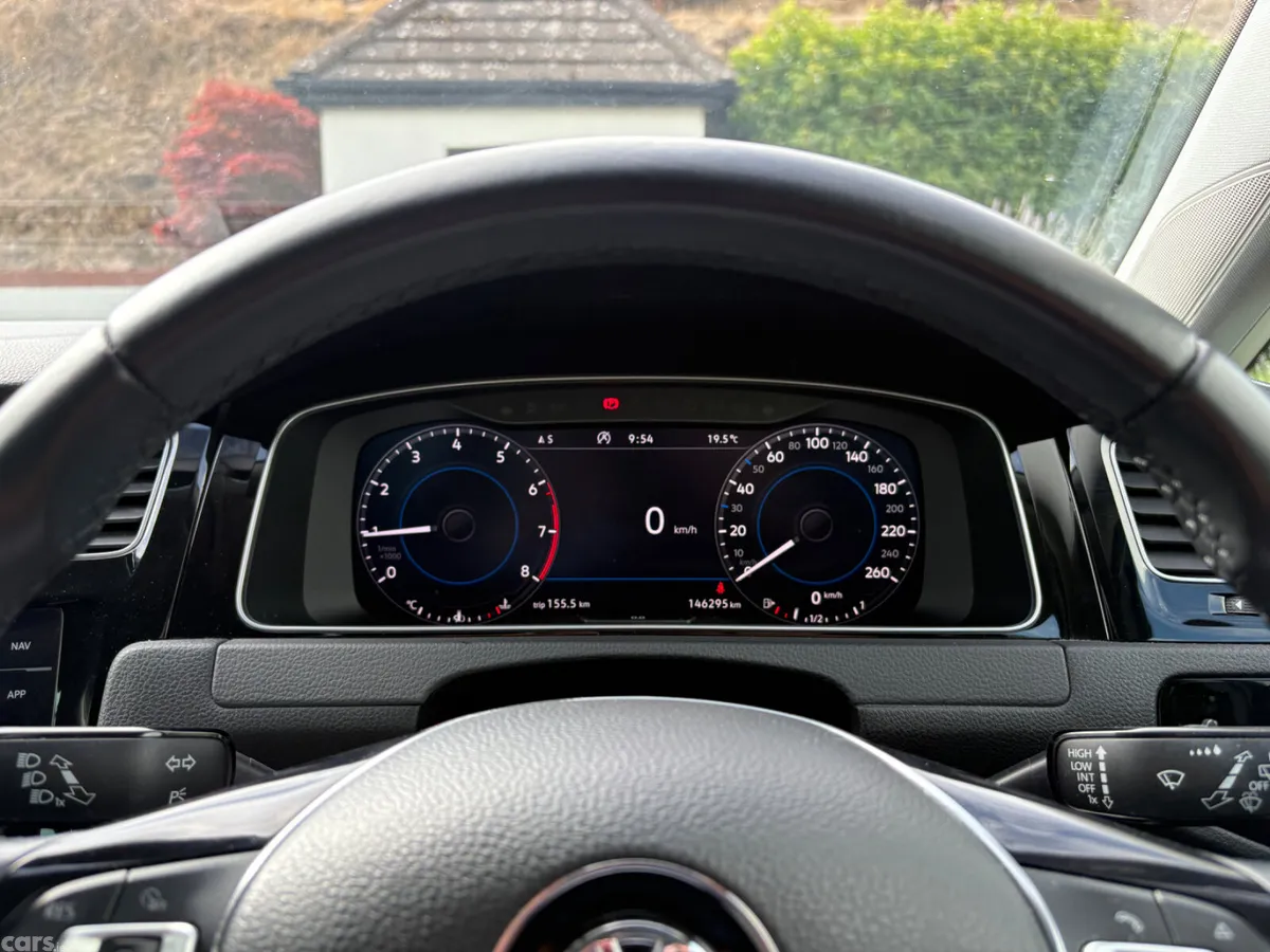 Volkswagen Golf Estate, Petrol, 2018, White