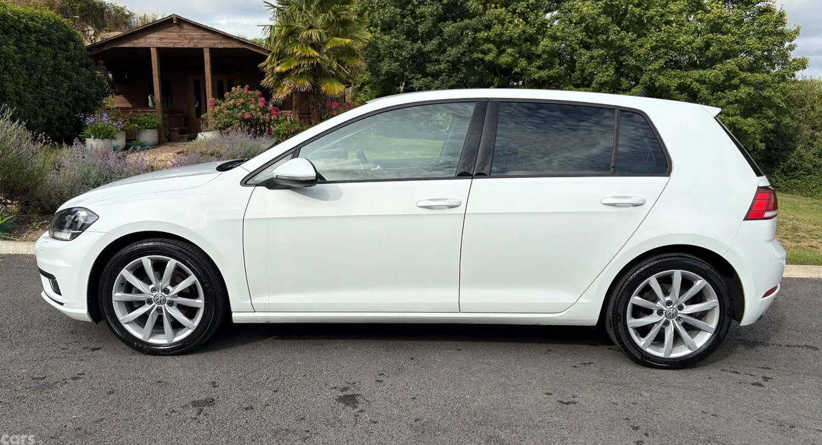 Volkswagen Golf Estate, Petrol, 2018, White