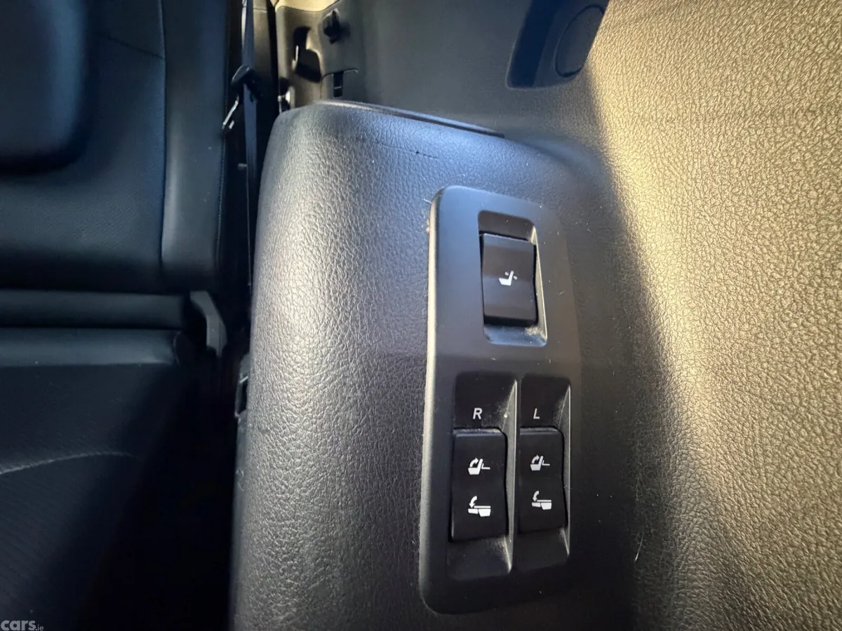 Toyota Land Cruiser SUV, Diesel, 2019, Blue
