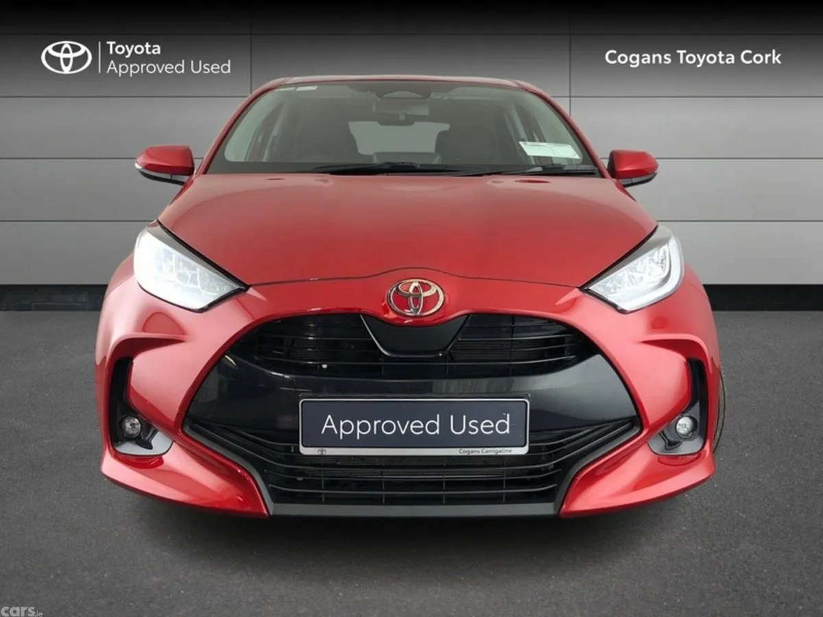 Toyota Yaris Hatchback, Petrol Hybrid, 2025, Red