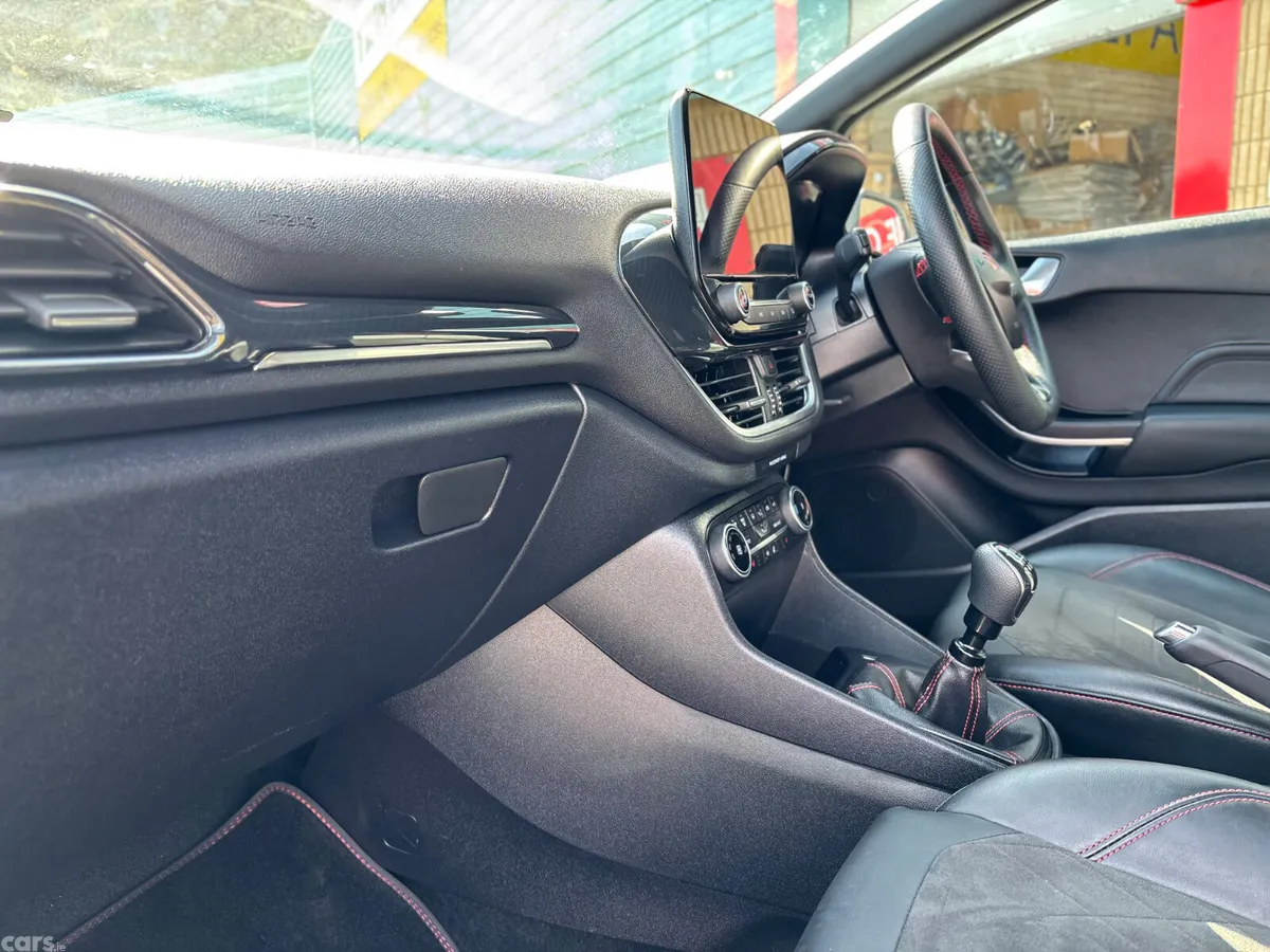 Ford Fiesta Hatchback, Petrol, 2023, White