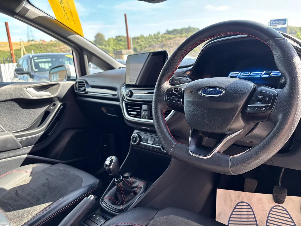 Ford Fiesta Hatchback, Petrol, 2023, White