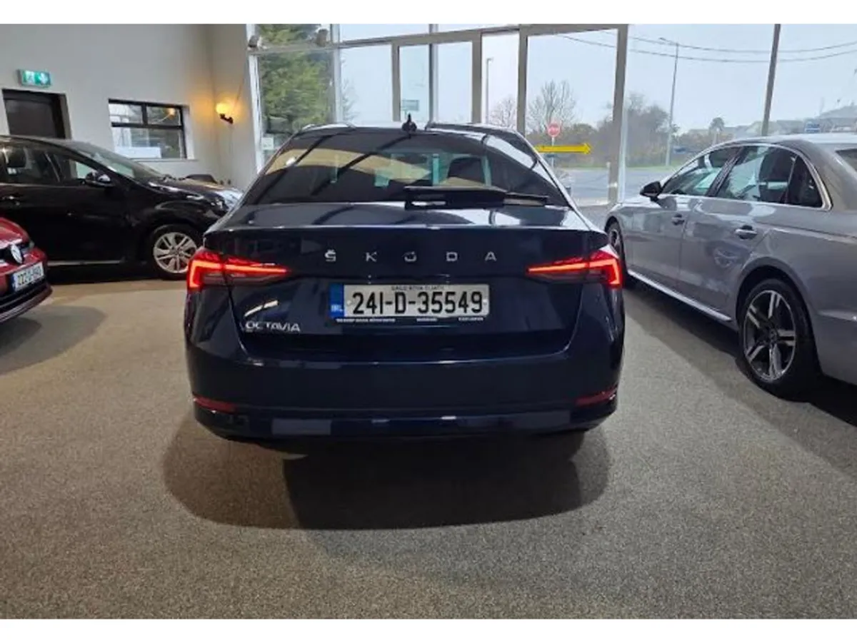 Skoda Octavia Saloon, Diesel, 2024, Blue