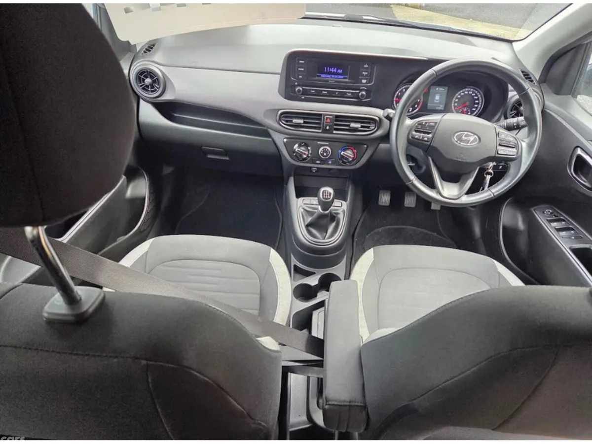 Hyundai i10 Hatchback, Petrol, 2021, Grey