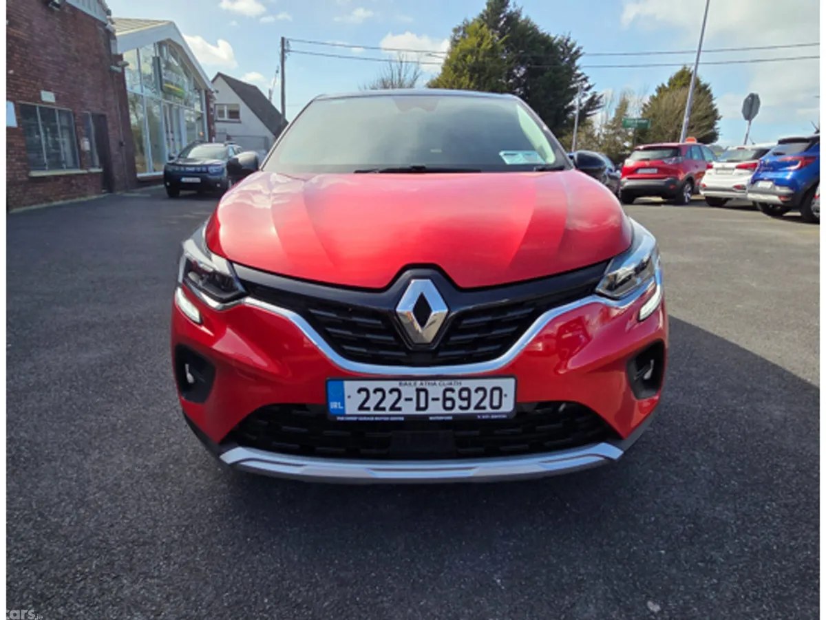 Renault Captur Hatchback, Petrol, 2022, Red