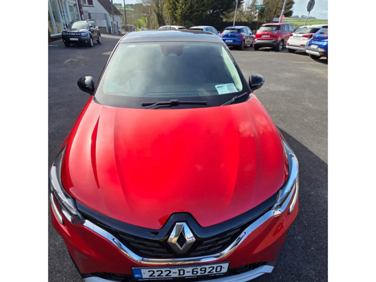 Renault Captur Hatchback, Petrol, 2022, Red
