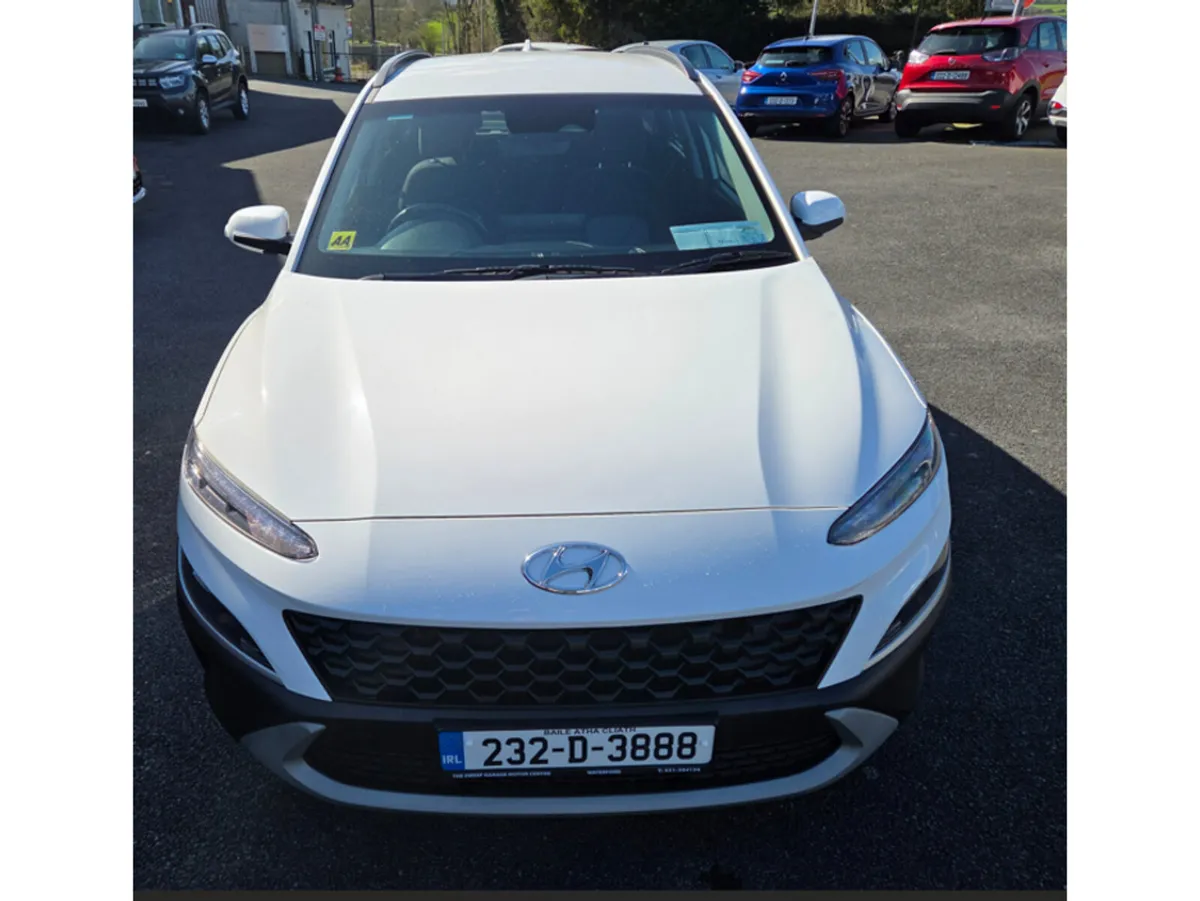 Hyundai KONA MPV, Petrol, 2023, White