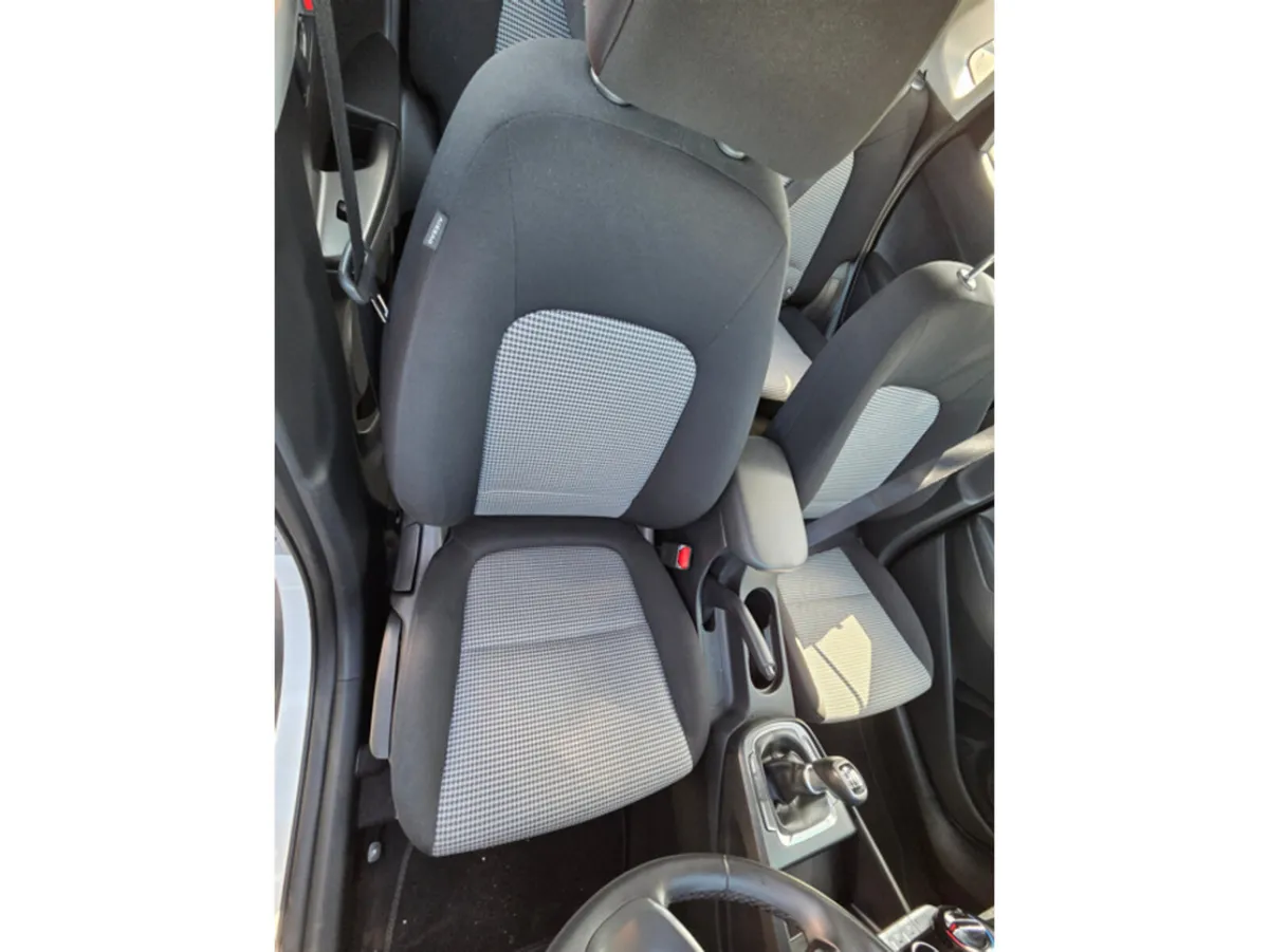 Hyundai KONA MPV, Petrol, 2023, White