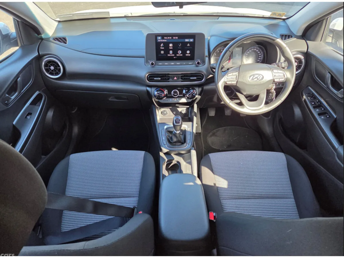 Hyundai KONA MPV, Petrol, 2023, White