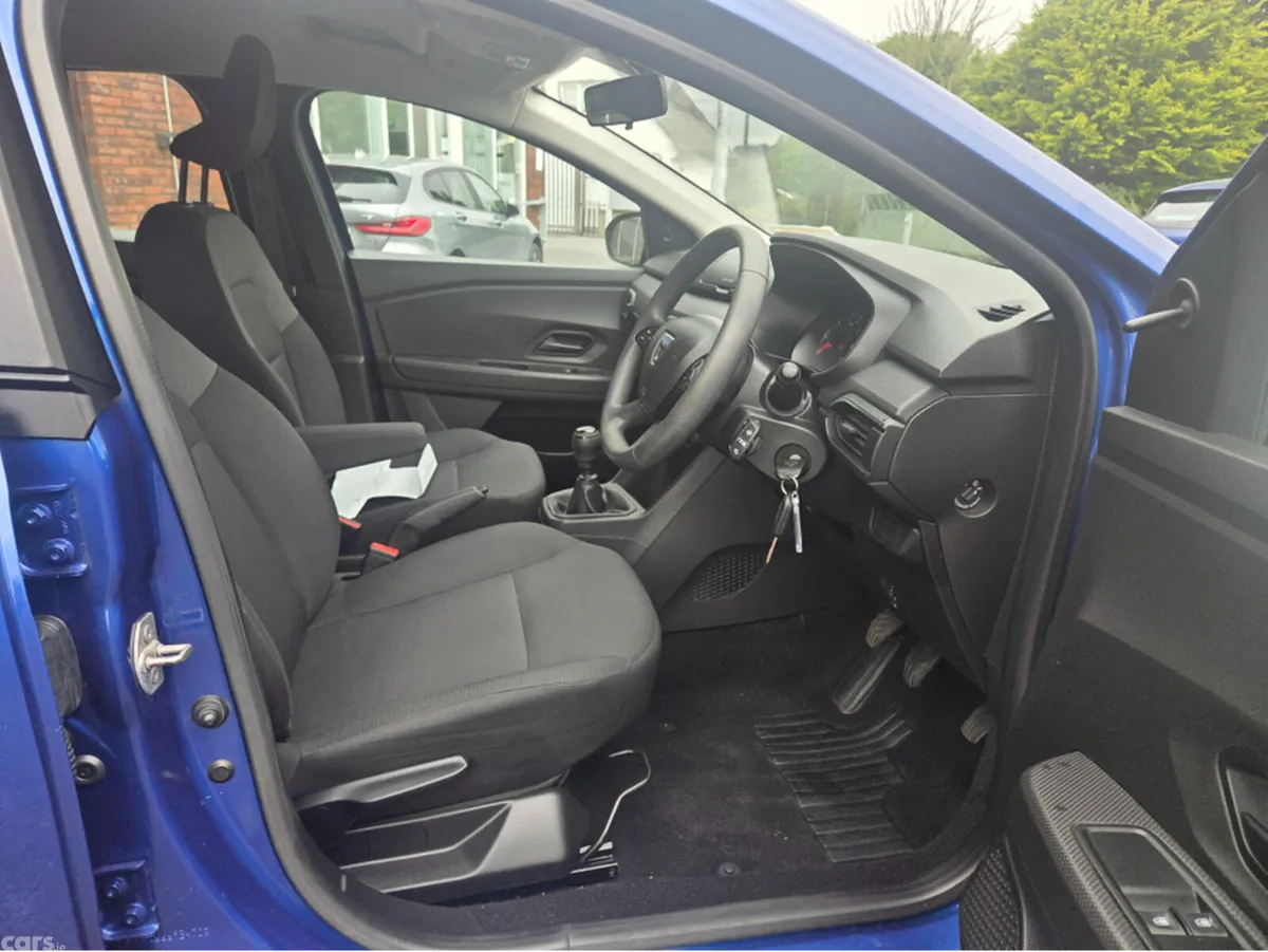Dacia Sandero Hatchback, Petrol, 2021, Blue