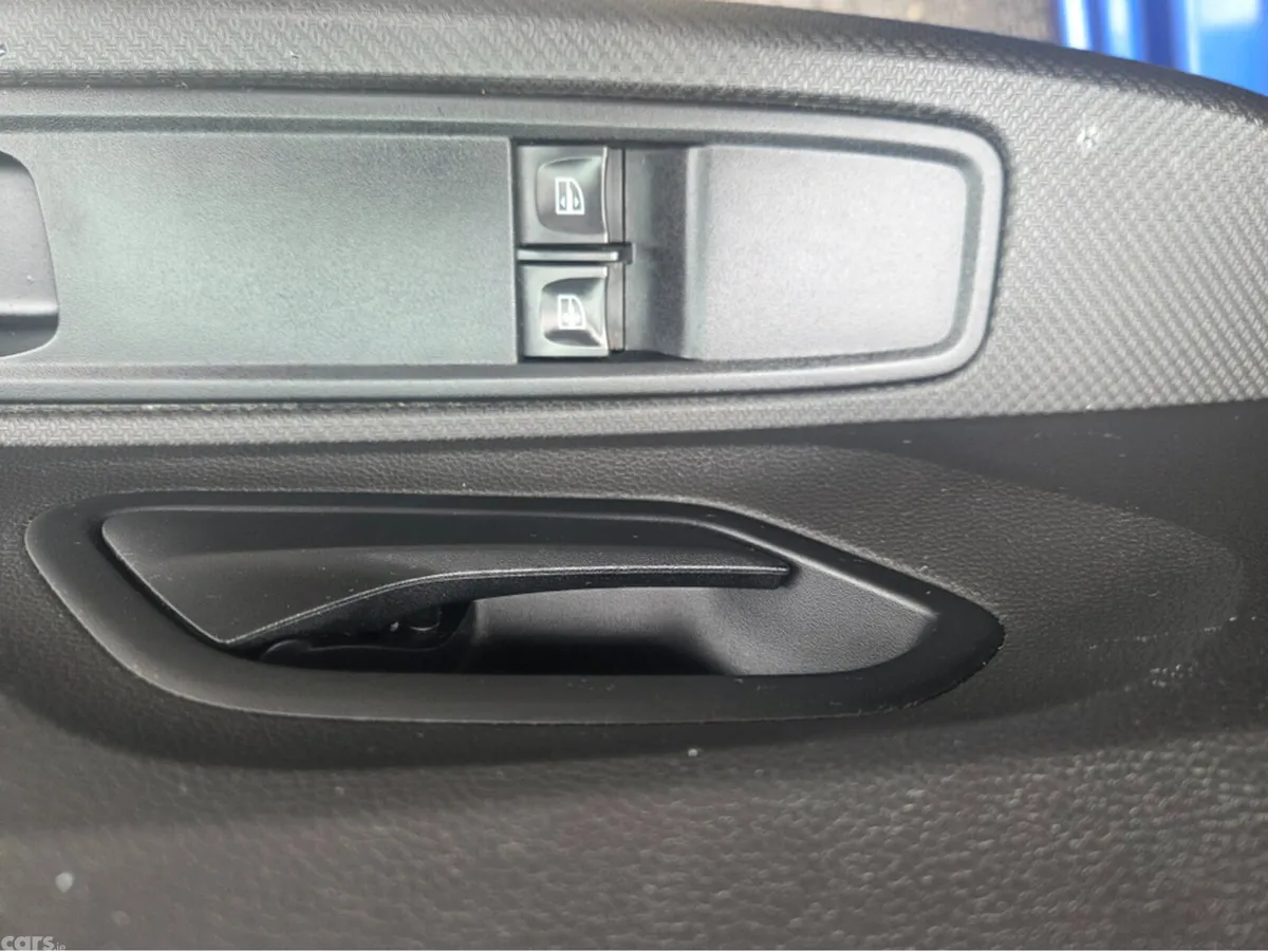 Dacia Sandero Hatchback, Petrol, 2021, Blue