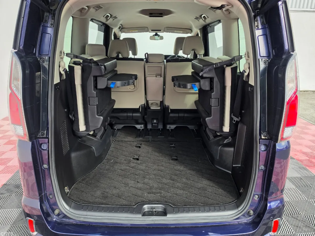 Nissan Serena MPV, Petrol Hybrid, 2017, Blue
