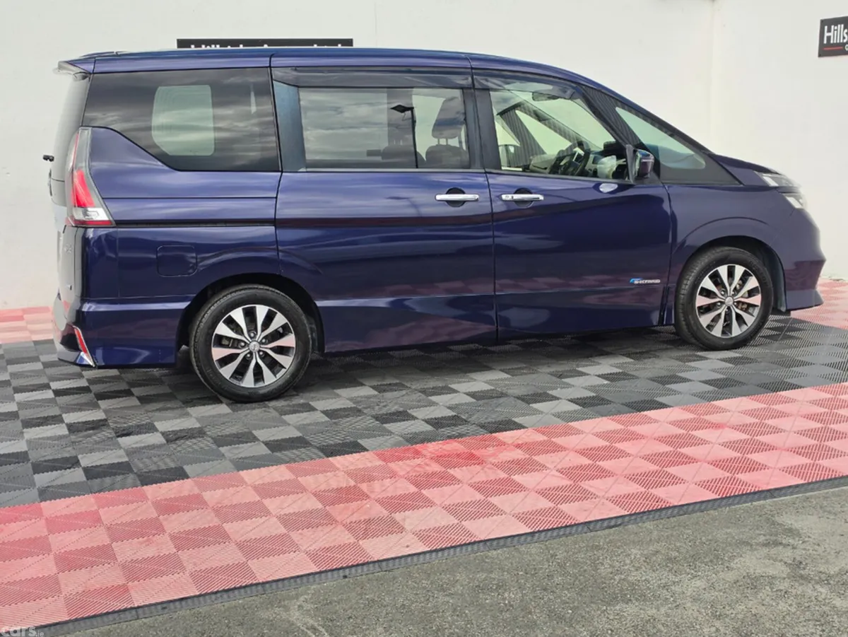 Nissan Serena MPV, Petrol Hybrid, 2017, Blue