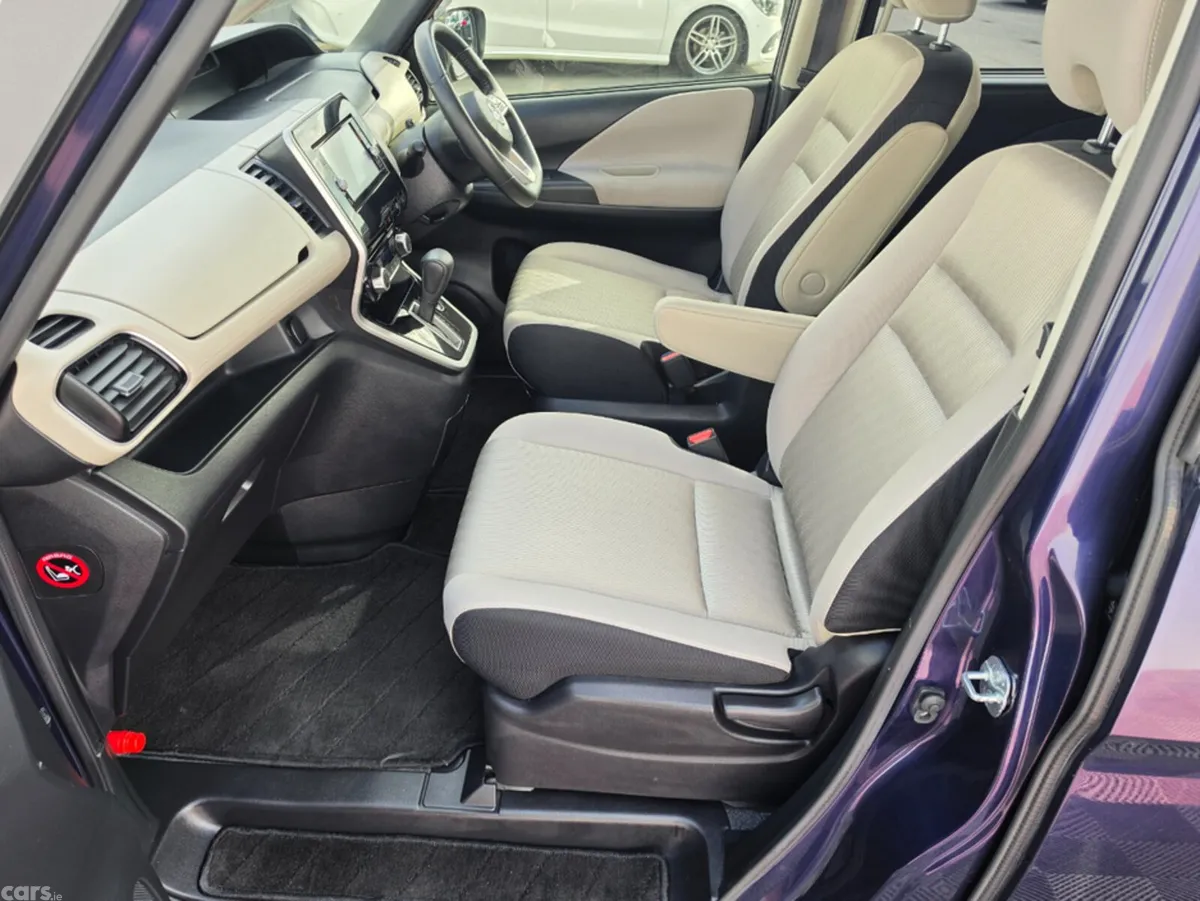 Nissan Serena MPV, Petrol Hybrid, 2017, Blue
