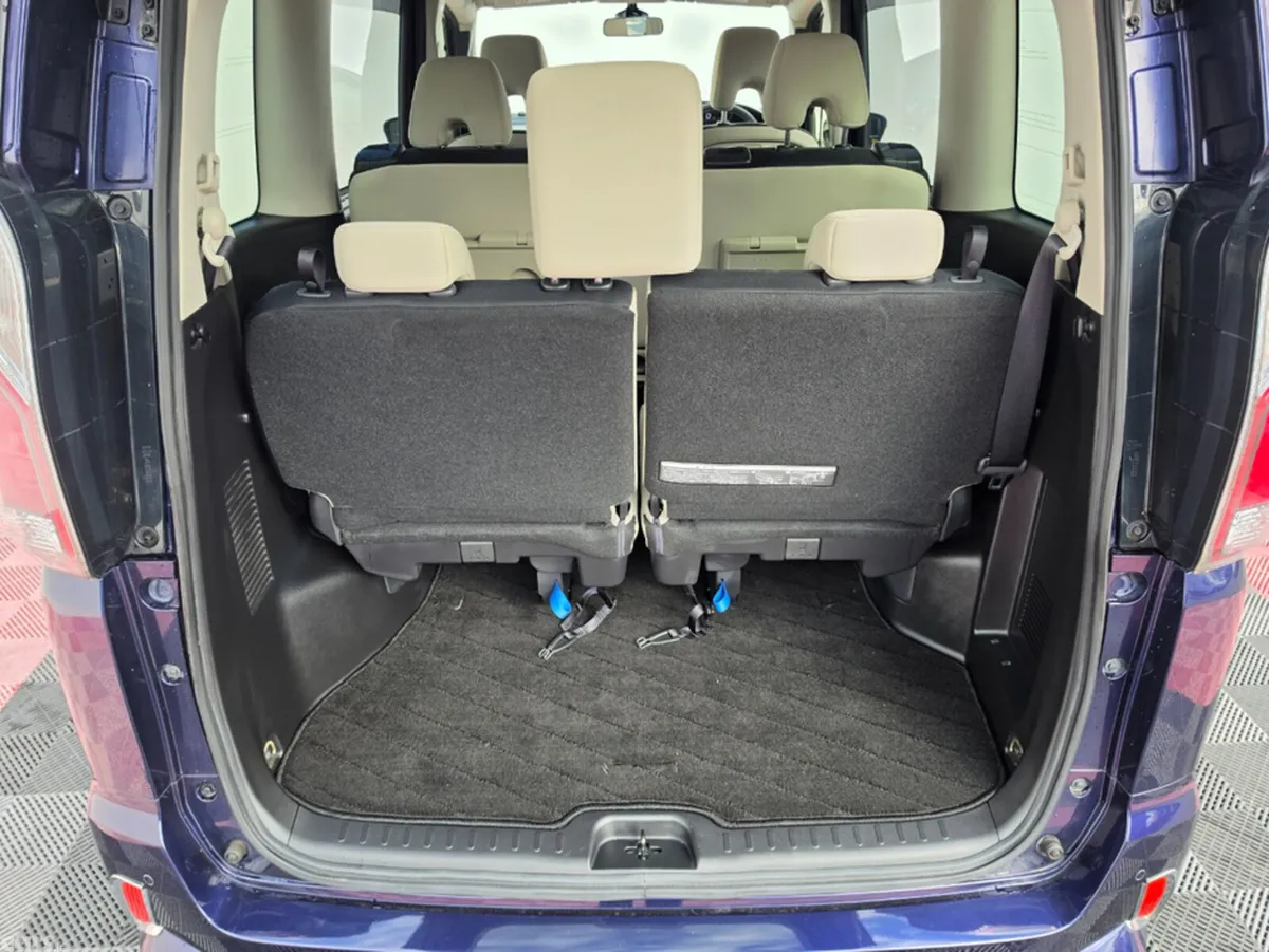 Nissan Serena MPV, Petrol Hybrid, 2017, Blue