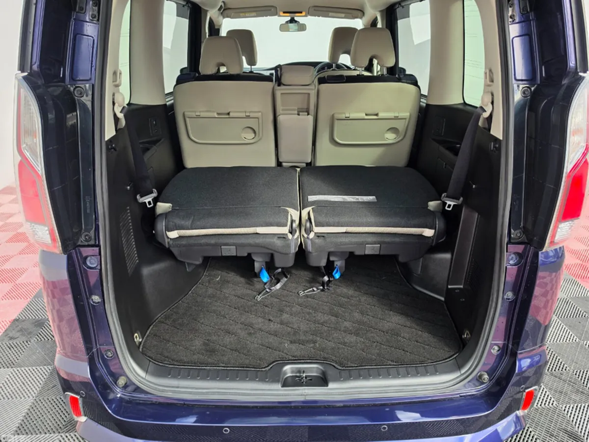 Nissan Serena MPV, Petrol Hybrid, 2017, Blue